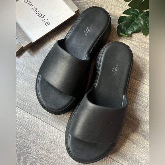 American exchange chunky platform slip on sandals in Black. Size 8. - Picture 2 of 7